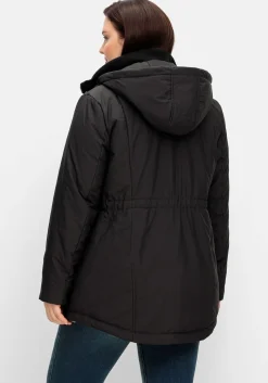 Steppjacke mit abnehmbarer Kapuze