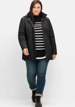 Steppjacke mit abnehmbarer Kapuze