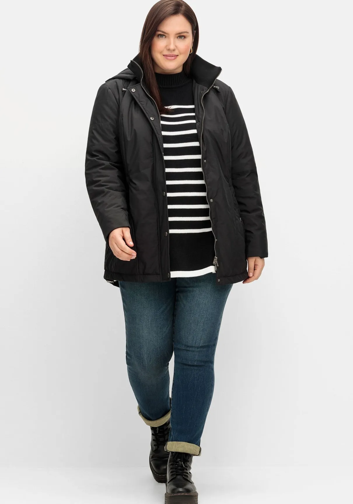 Steppjacke mit abnehmbarer Kapuze