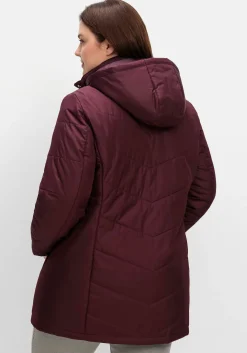 Steppjacke mit abnehmbarer Kapuze