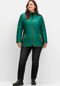 Steppjacke mit Stehkragen und Kontrastdetails