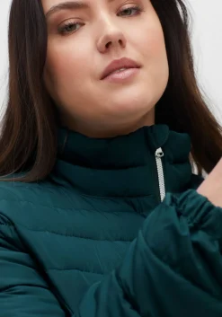 Steppjacke mit Stehkragen und Teilungsnähten