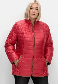 Steppjacke mit Stehkragen und Kontrastdetails