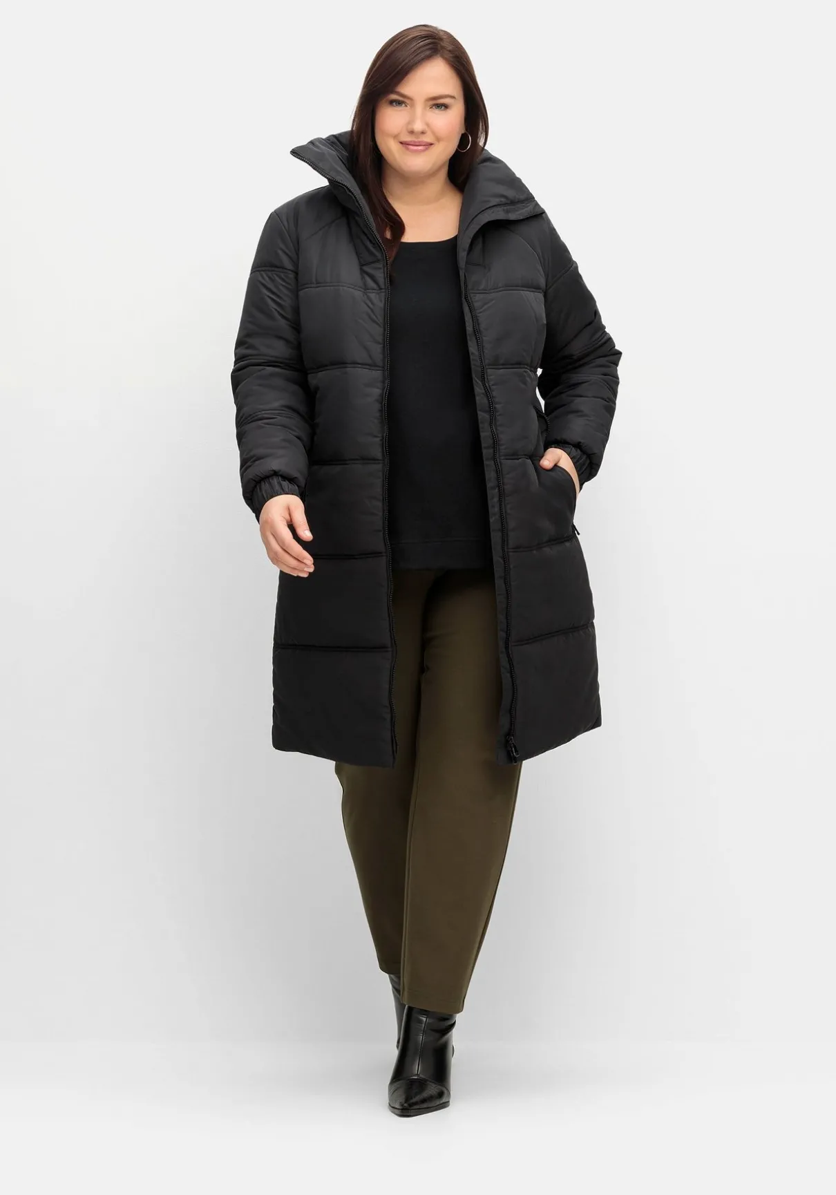 Steppmantel mit hohem Kragen, warm wattiert