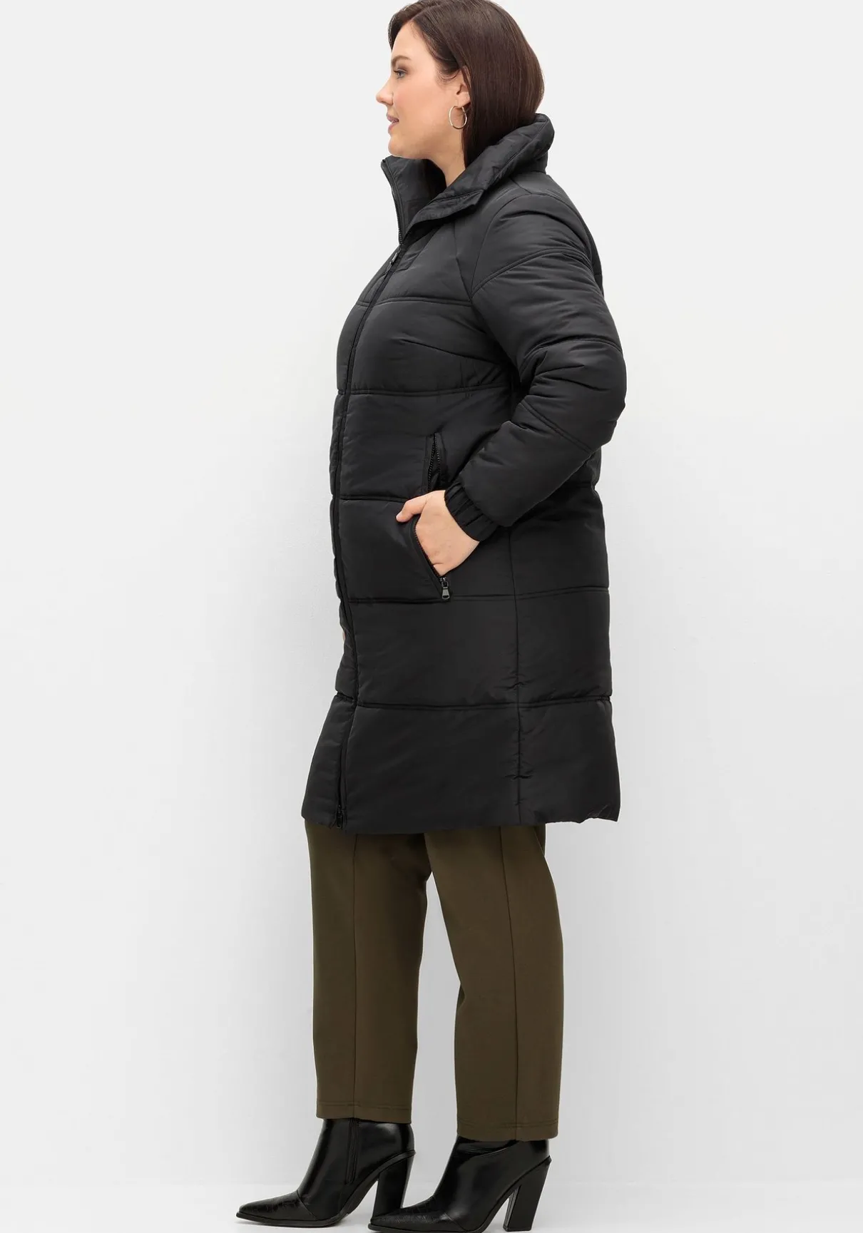 Steppmantel mit hohem Kragen, warm wattiert