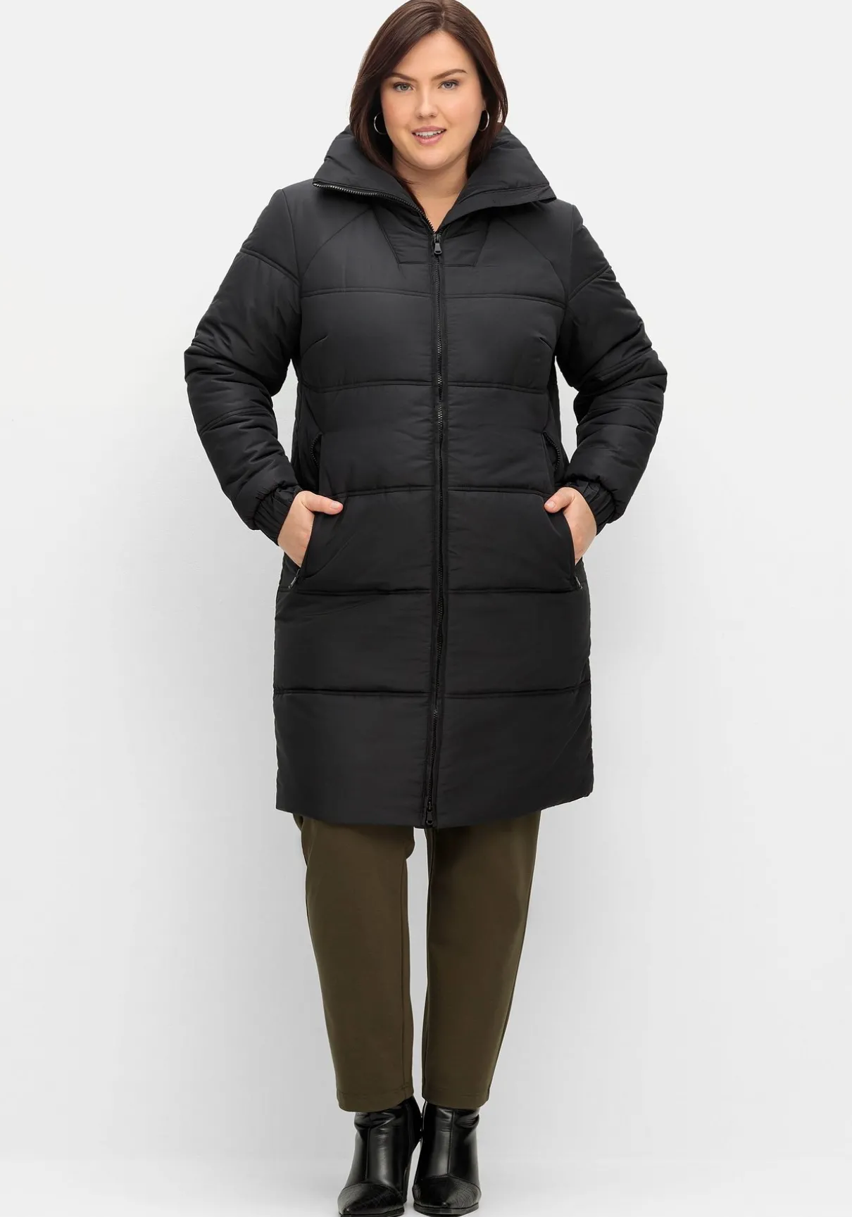 Steppmantel mit hohem Kragen, warm wattiert