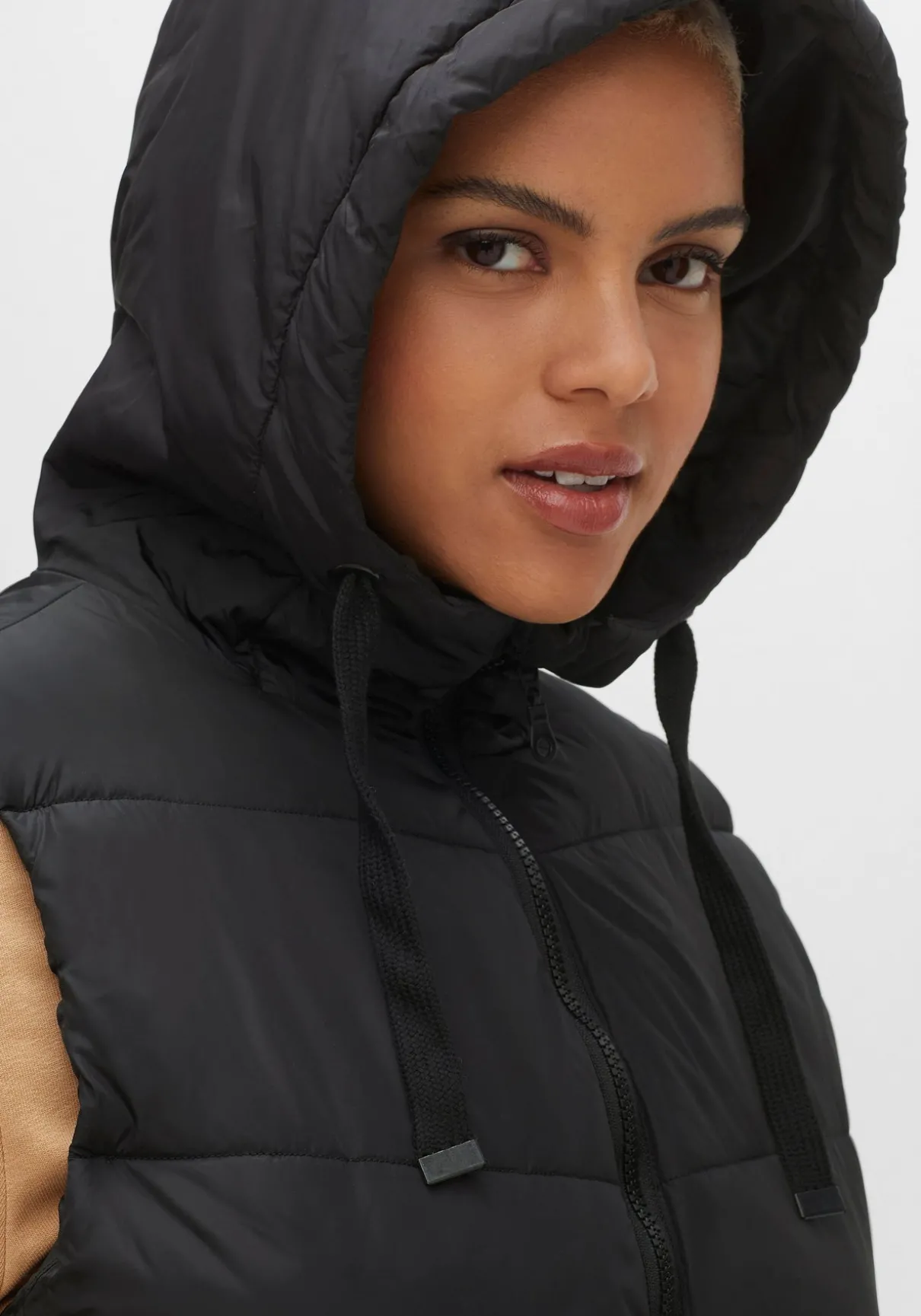 Steppweste in A-Linie, mit Kapuze und 2-Wege-Zipper