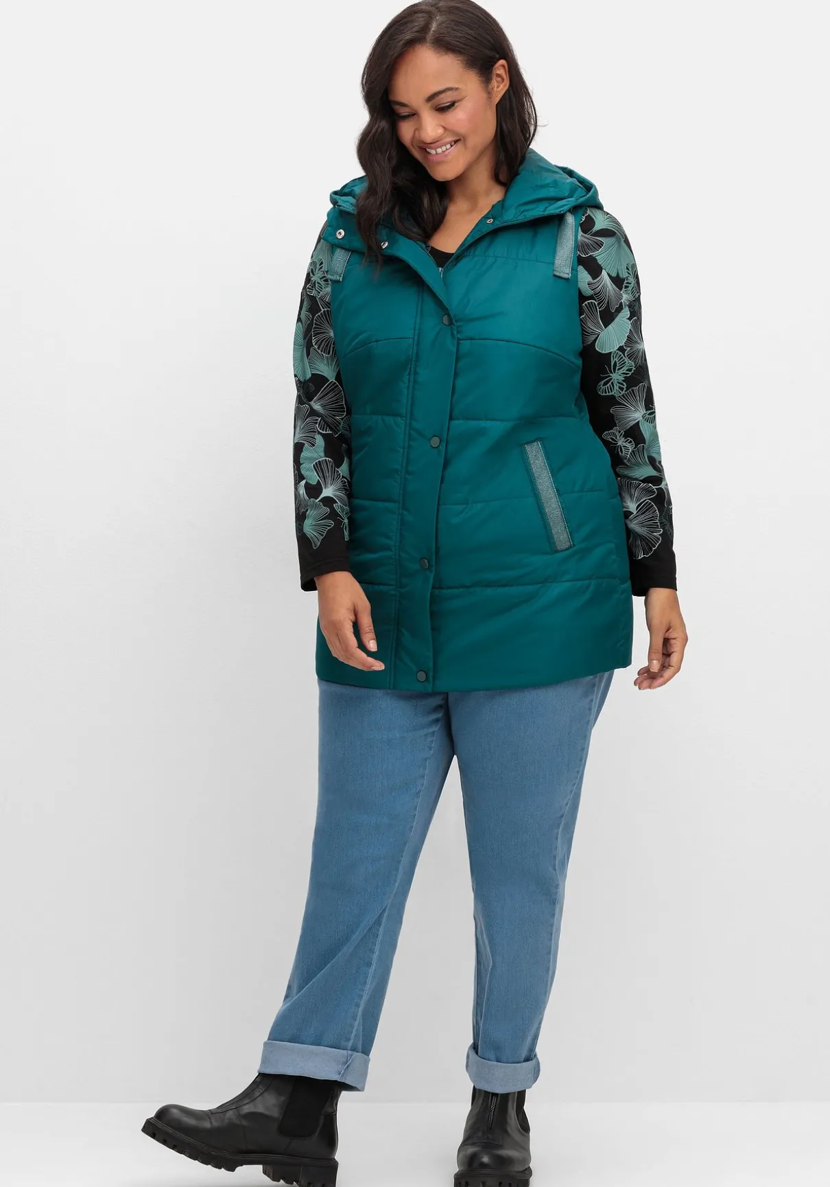 Steppweste mit Kapuze und Glitzer-Details