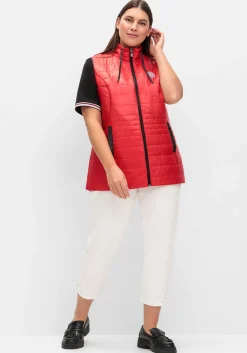 Steppweste mit Kontrastdetails und Stehkragen