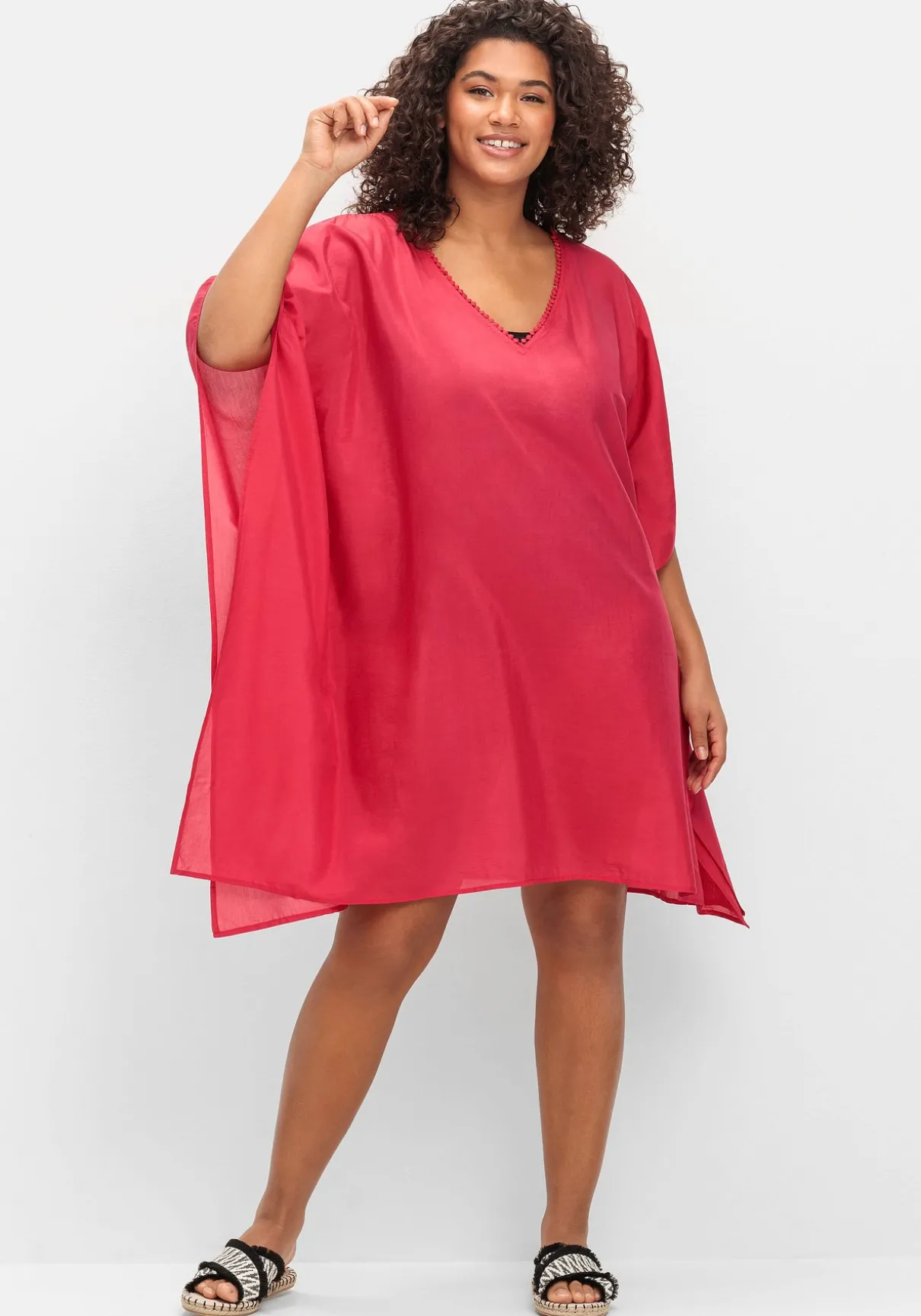 Strandtunika im Poncho-Schnitt, leicht transparent