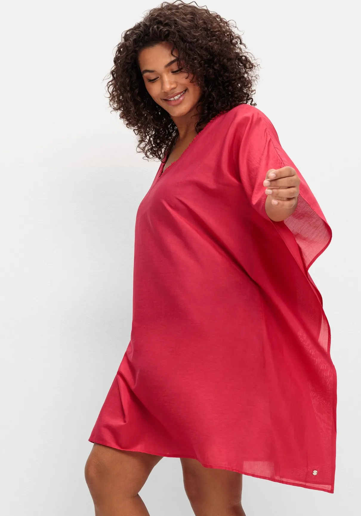 Strandtunika im Poncho-Schnitt, leicht transparent