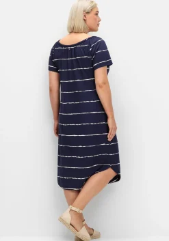 Streifenkleid mit Carmenausschnitt und rundem Saum