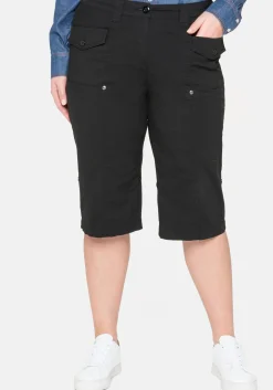 Stretch-Bermudas mit aufgesetzten Taschen und Patten