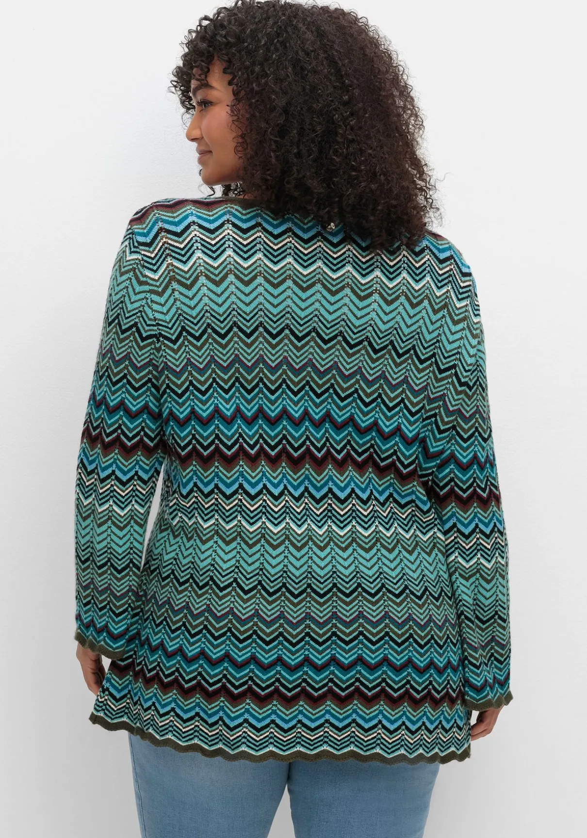 Strickjacke mit Trompetenärmeln, im Zickzackmuster