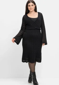 Strickkleid im Ajourmuster und in Wickeloptik