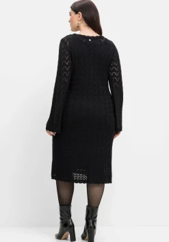 Strickkleid im Ajourmuster und in Wickeloptik
