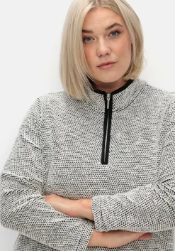 Sweatshirt in Bouclé-Qualität, mit Troyerkragen