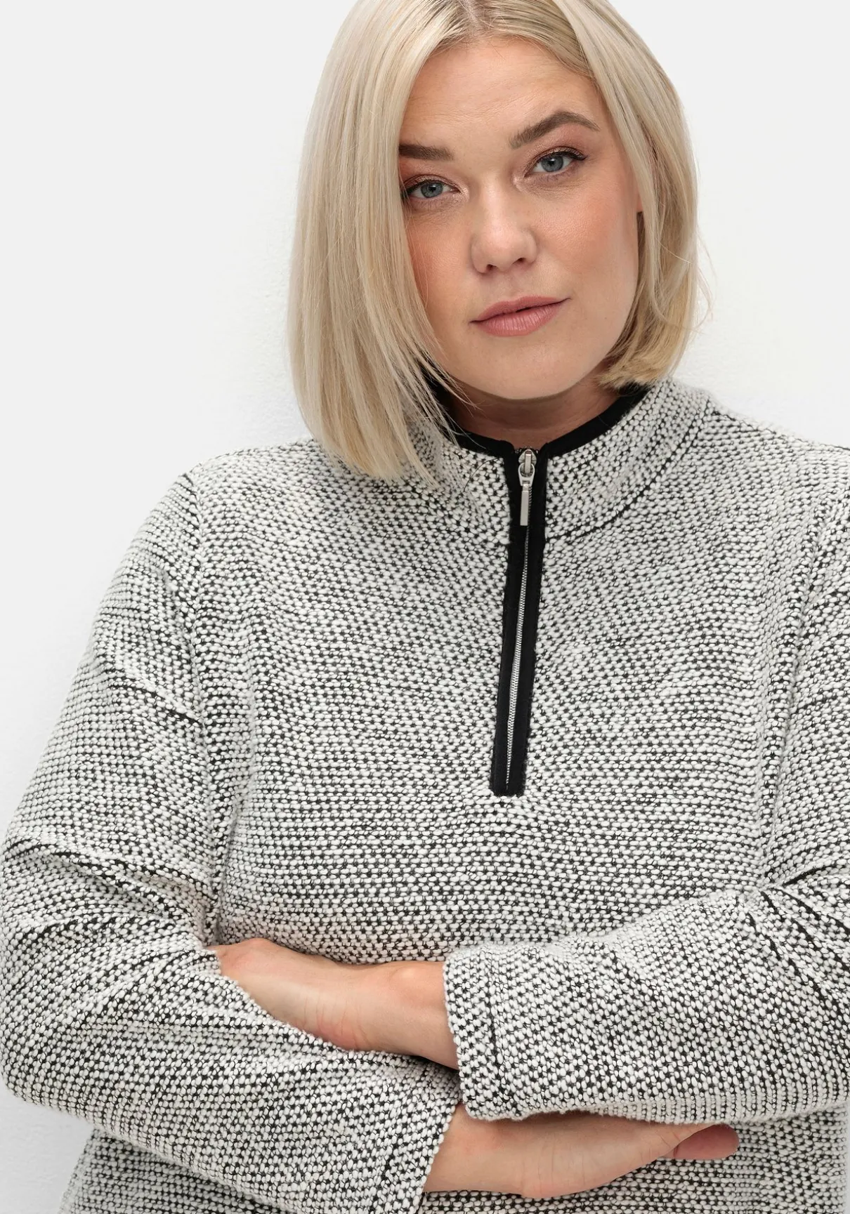 Sweatshirt in Bouclé-Qualität, mit Troyerkragen