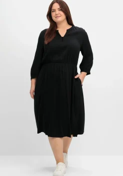 Tailliertes Kleid mit Taschen, in Strukturqualität