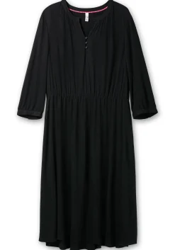 Tailliertes Kleid mit Taschen, in Strukturqualität