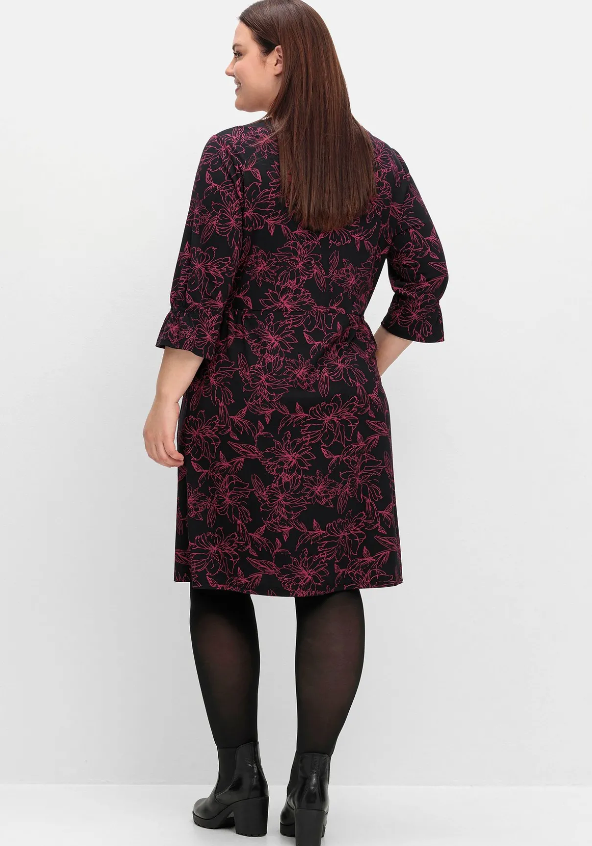Tailliertes Shirtkleid mit 3/4-Arm und floralem Print