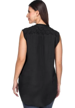Top mit dekorativem Spitzenbesatz