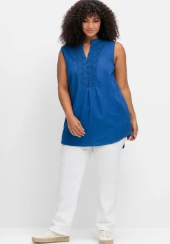 Top mit dekorativem Spitzenbesatz