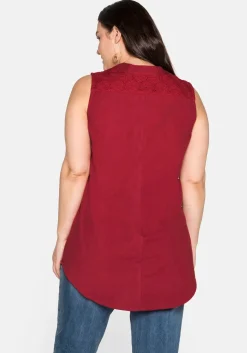 Top mit dekorativem Spitzenbesatz