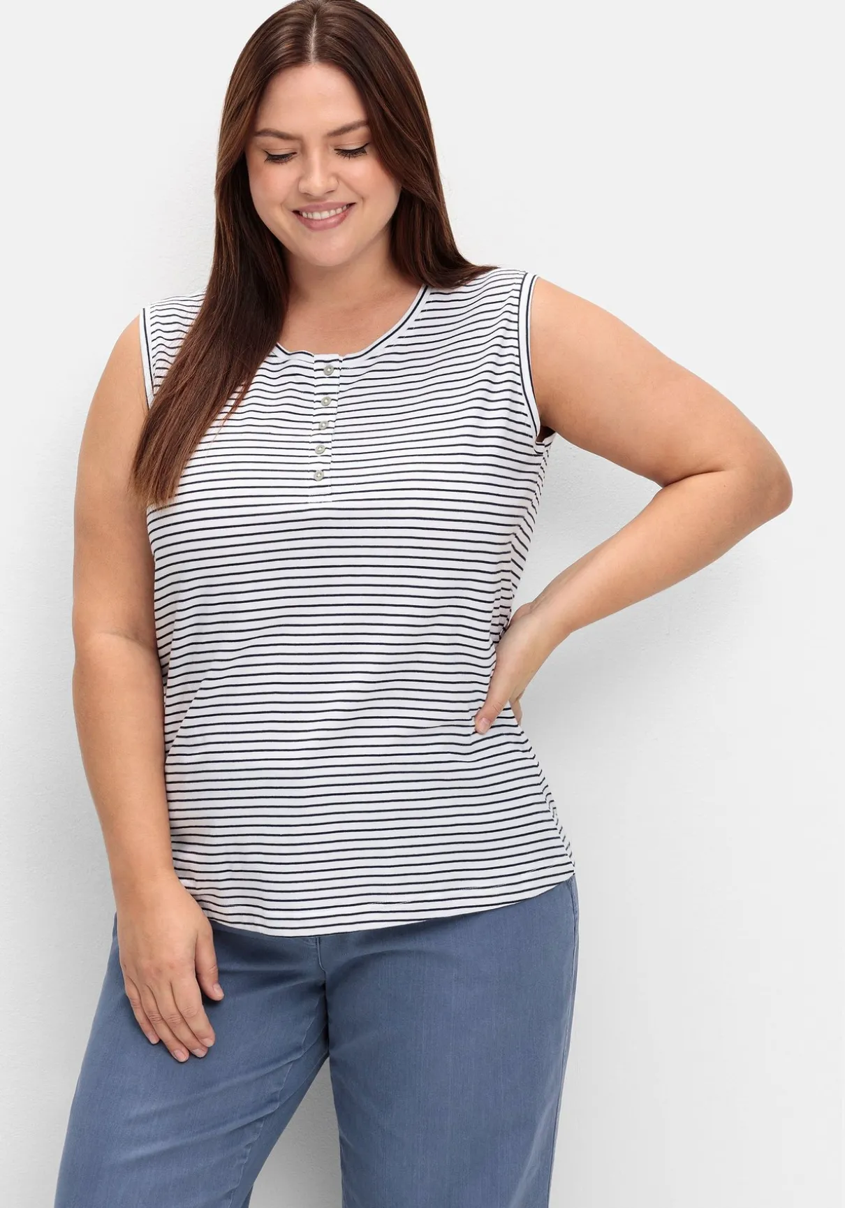 Top mit kurzer Knopfleiste