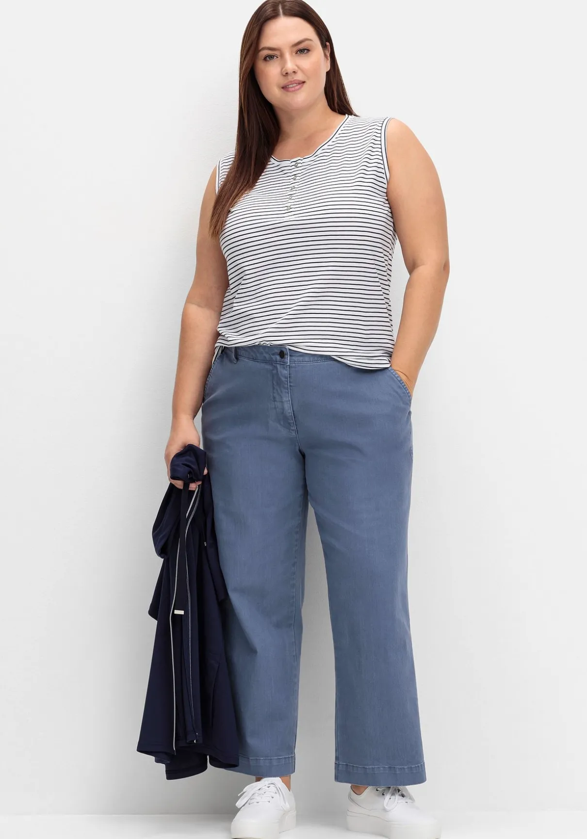 Top mit kurzer Knopfleiste