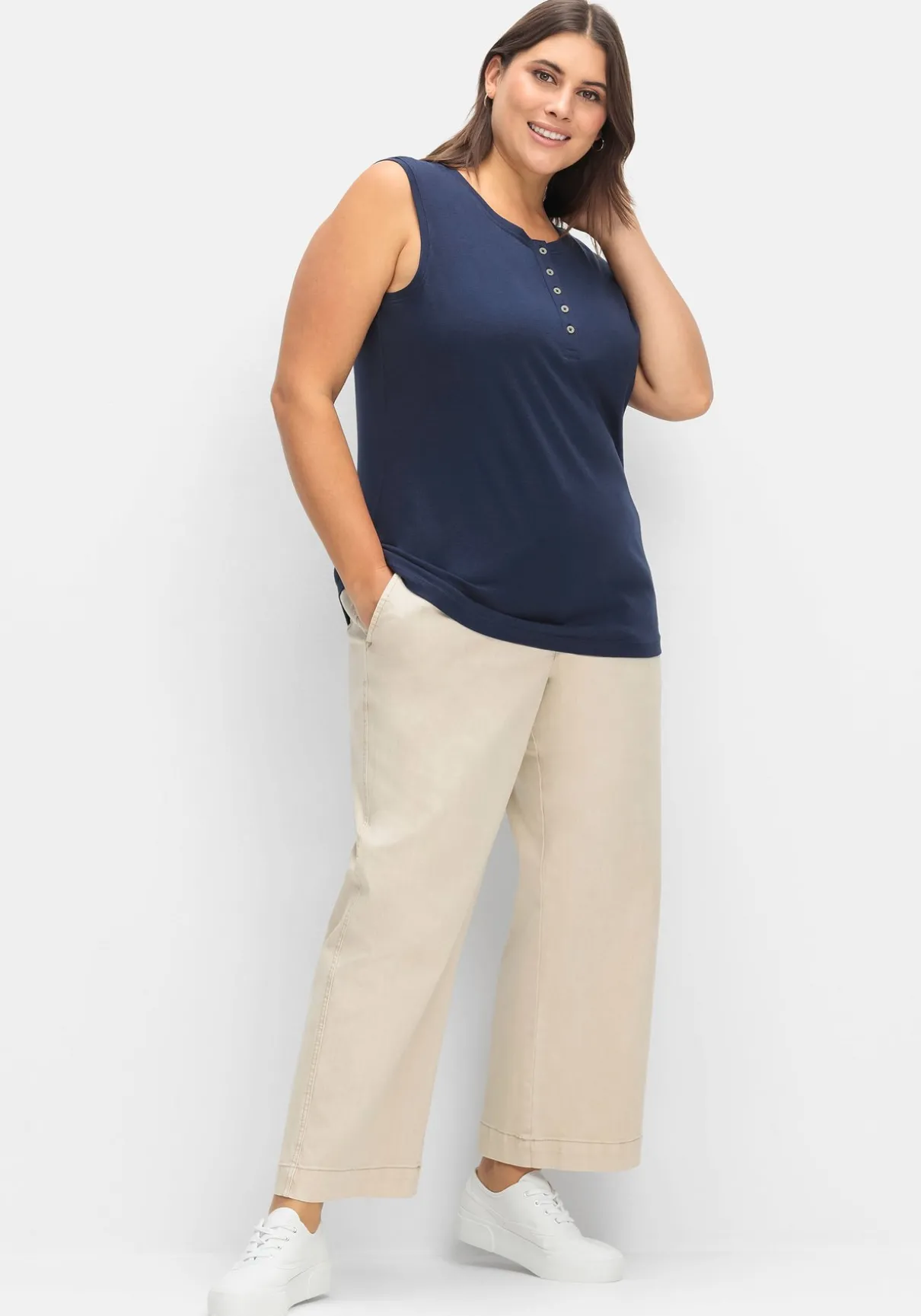 Top mit kurzer Knopfleiste