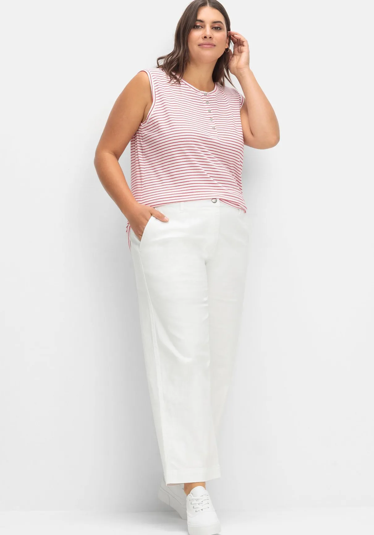 Top mit kurzer Knopfleiste