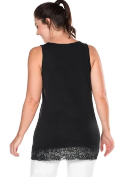 Top mit Spitzenbordüre am Saum