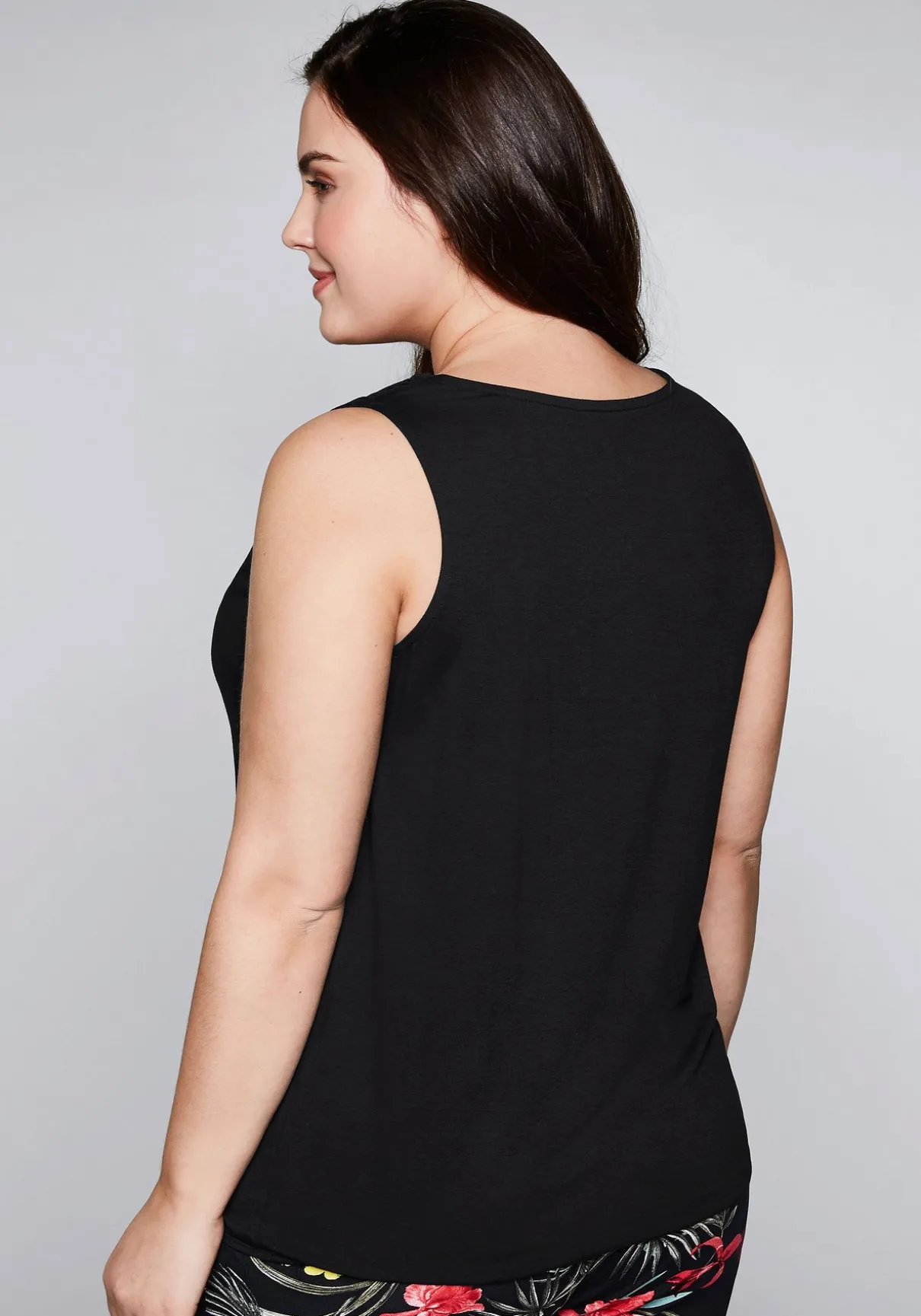 Top mit Wasserfallkragen und Gummibund