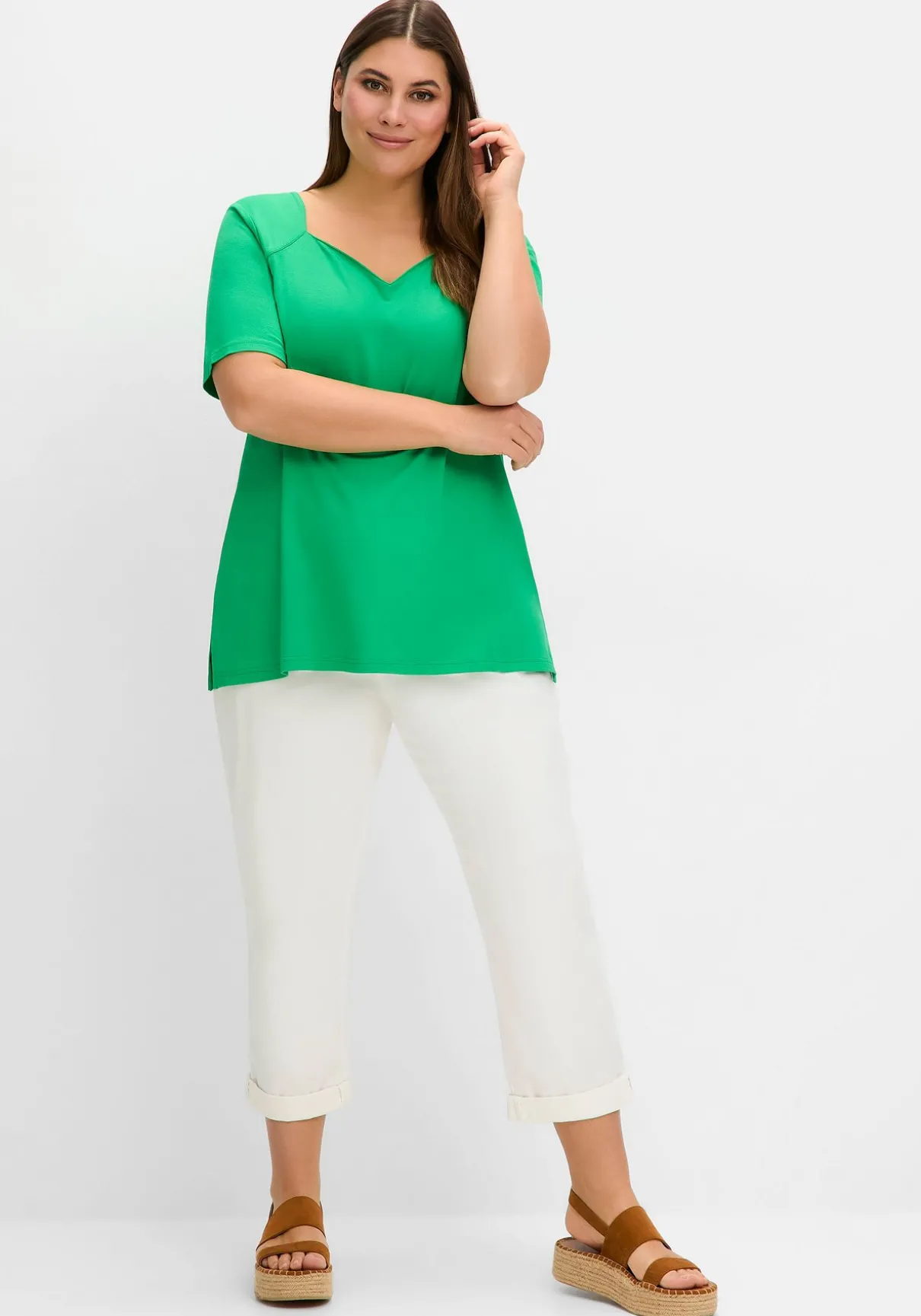 T-Shirt mit herzförmigem Ausschnitt