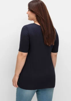 T-Shirt mit herzförmigem Ausschnitt