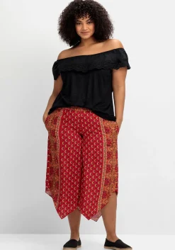 T-Shirt mit Lochstickerei und Carmen-Ausschnitt