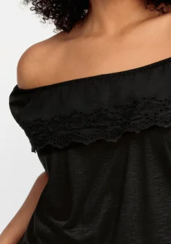 T-Shirt mit Lochstickerei und Carmen-Ausschnitt