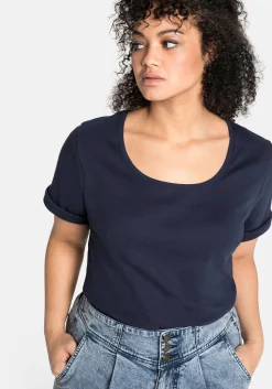 T-Shirt mit tiefem Ausschnitt und längerem Ärmel