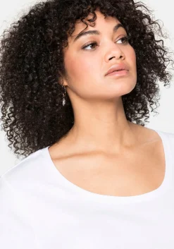 T-Shirt mit tiefem Ausschnitt und längerem Ärmel