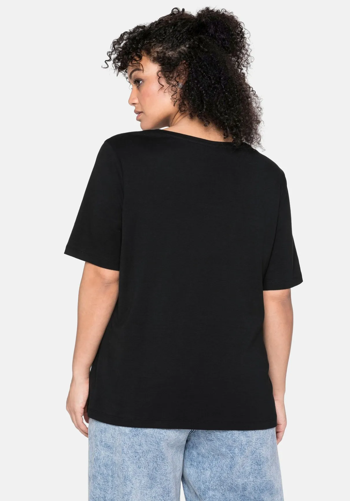 T-Shirt mit tiefem Ausschnitt und längerem Ärmel