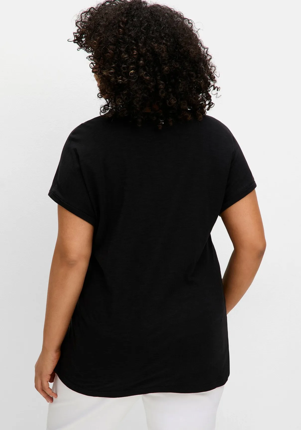 T-Shirt mit V-Ausschnitt, aus Flammgarn