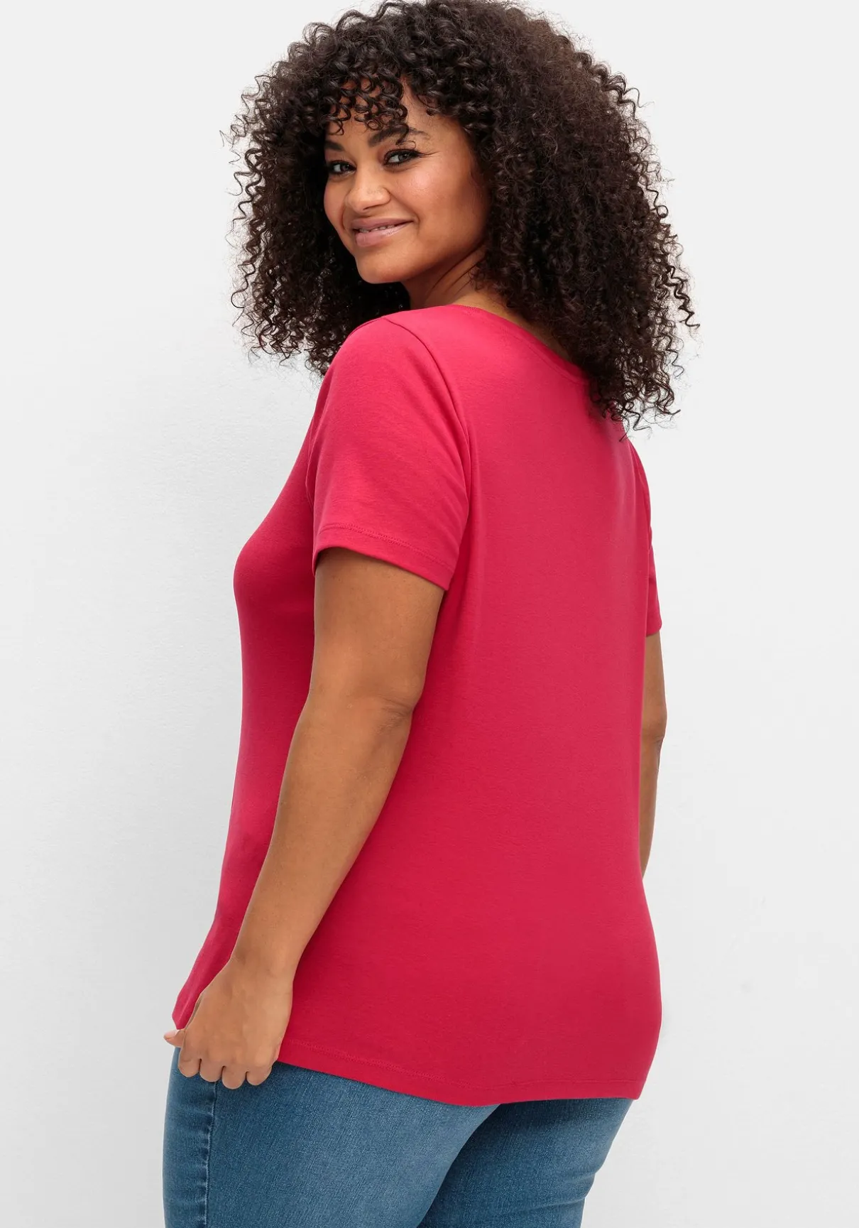 T-Shirt mit V-Ausschnitt, in Rippqualität