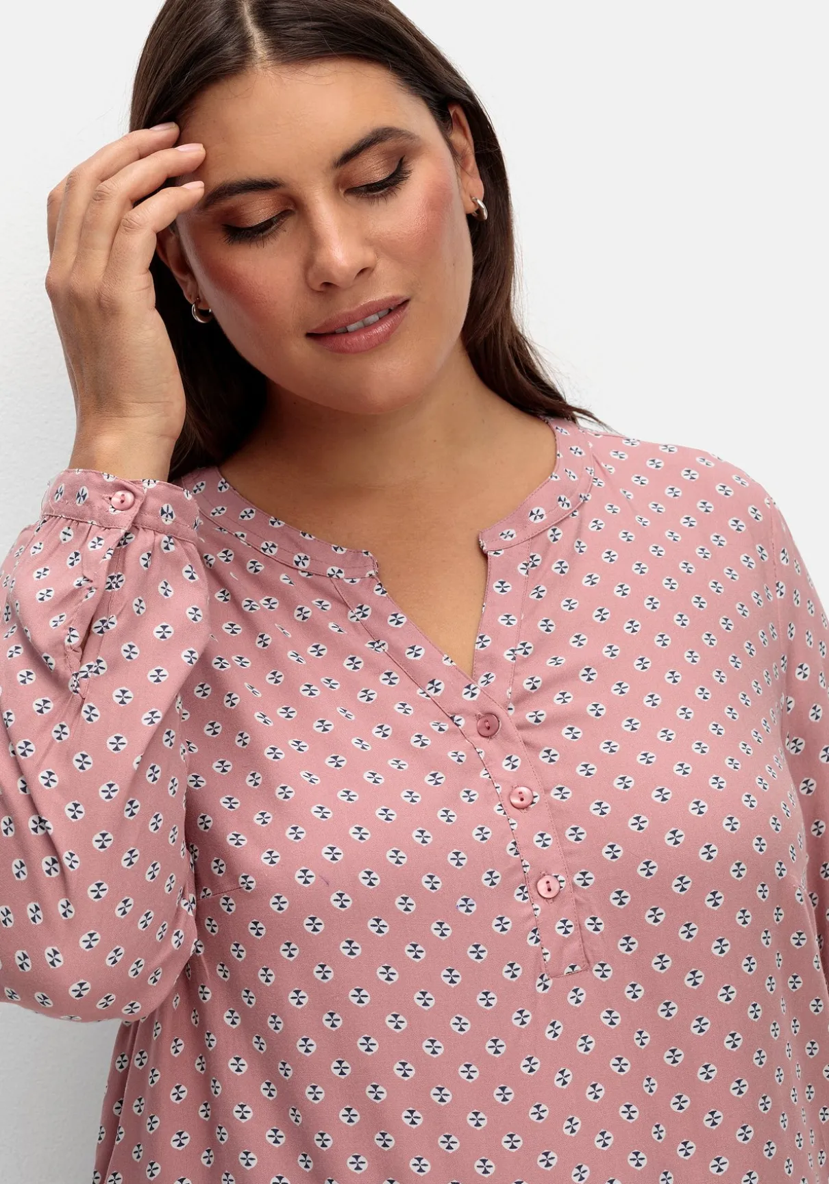 Tunika mit Alloverdruck und Knopfleiste