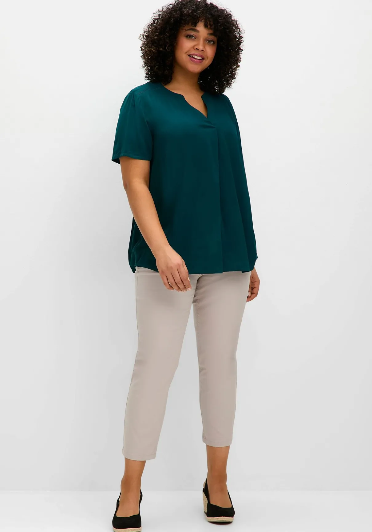 Tunika mit Kellerfalte und Hohlsaumspitze