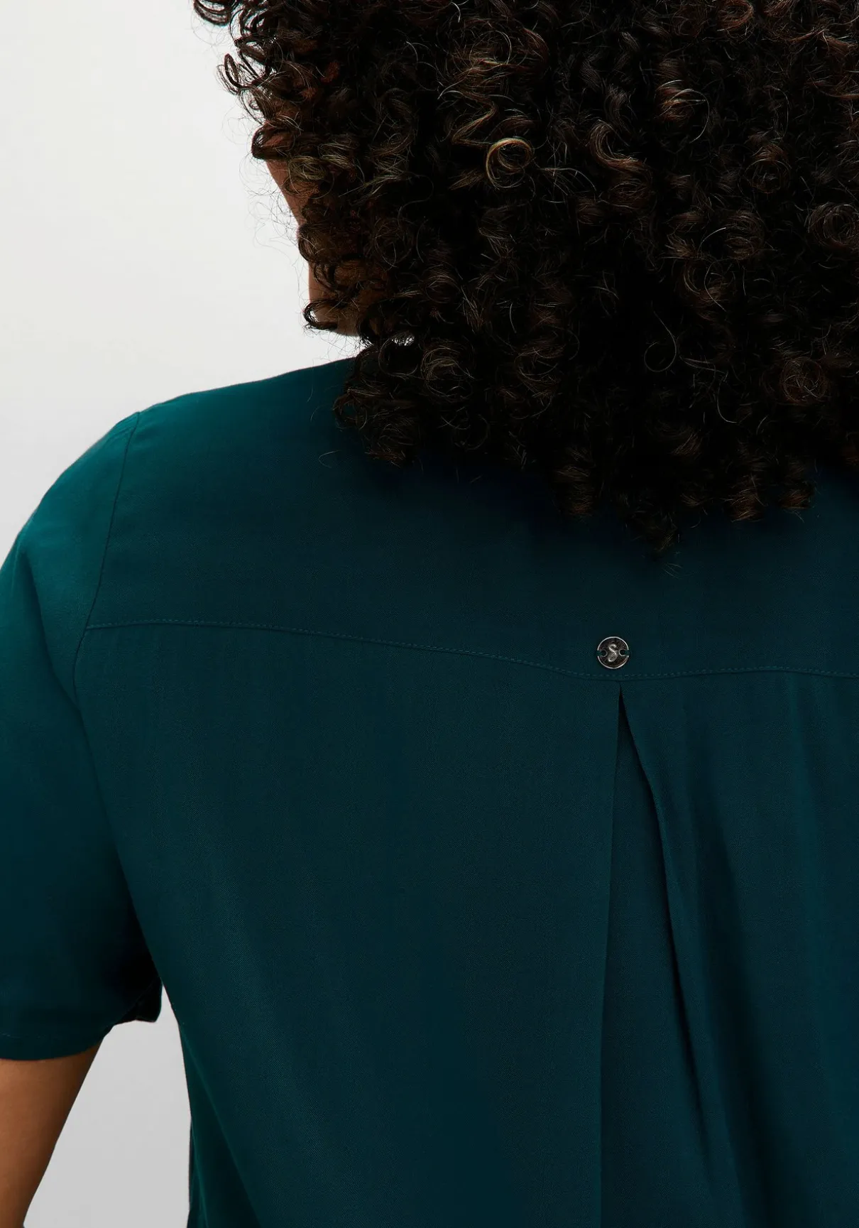 Tunika mit Kellerfalte und Hohlsaumspitze