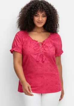 Tunika mit Lochstickerei und Rüschen