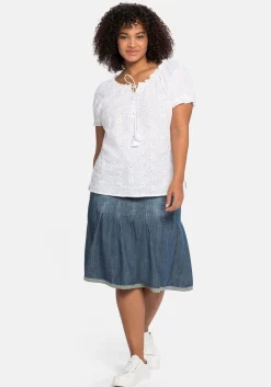 Tunika mit Lochstickerei und Rüschen