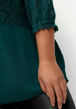 Tunika mit Spitzenoberteil und Chiffonsaum