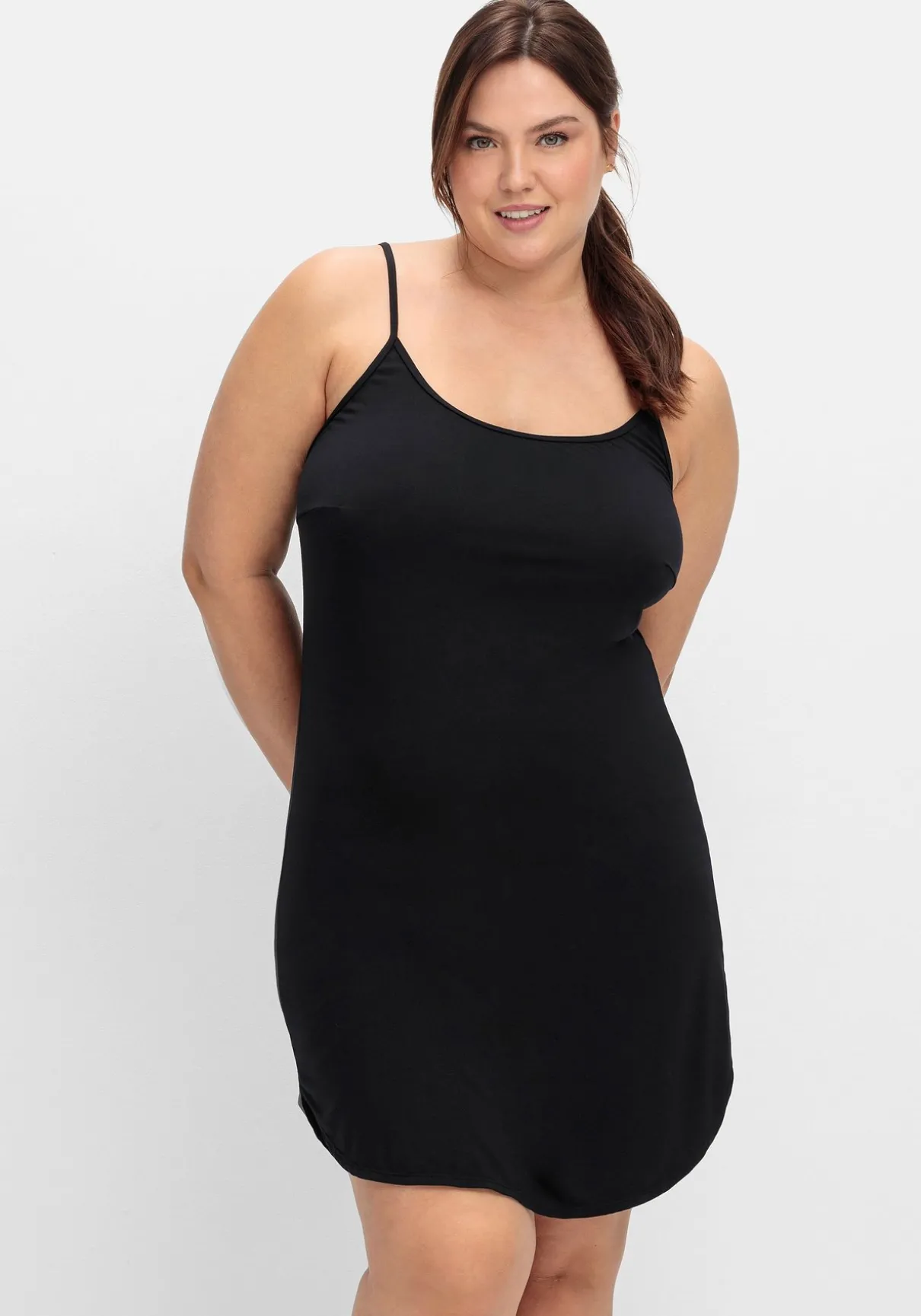 Unterkleid mit verstellbaren Trägern